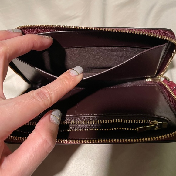 Coach - Red Glitter Star Phone Wallet/Wristlet - Picture 4 of 13